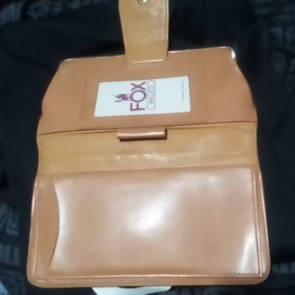 Fox genuine leather checkbook wallet. EUC.caramel colors. - Picture 2 of 6